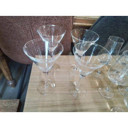 LOT 4 VERRES A COCKTAIL...