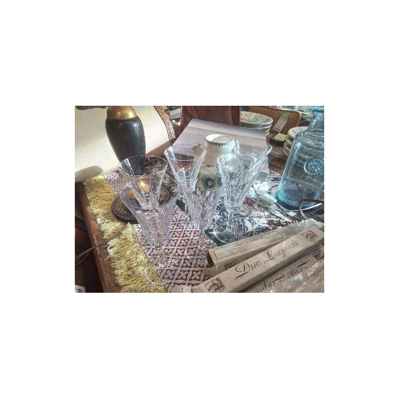 VERRES A VIN CRISTAL FORME EVASEE