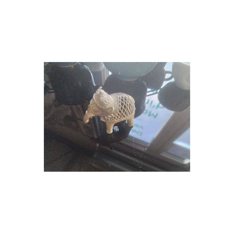 PETIT ELEPHANT INDIEN METAL LAITON