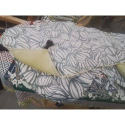 LOT 2 HOUSSES DE COUSSIN BEIGE GRIS IMPRIME PONPONS RECT / CARRE