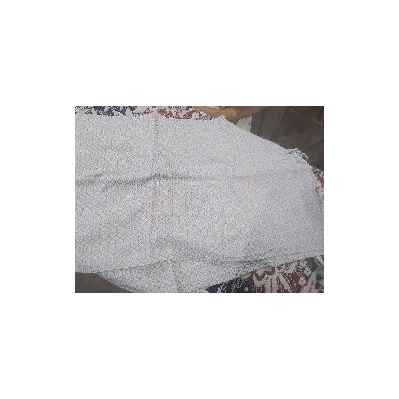 LOT DE 2 HOUSSES DE COUSSINS FLEURIES NOUETTES