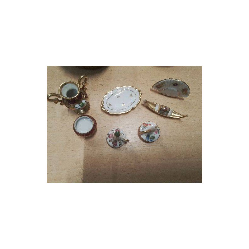 LOT MINIATURES PORCELAINE