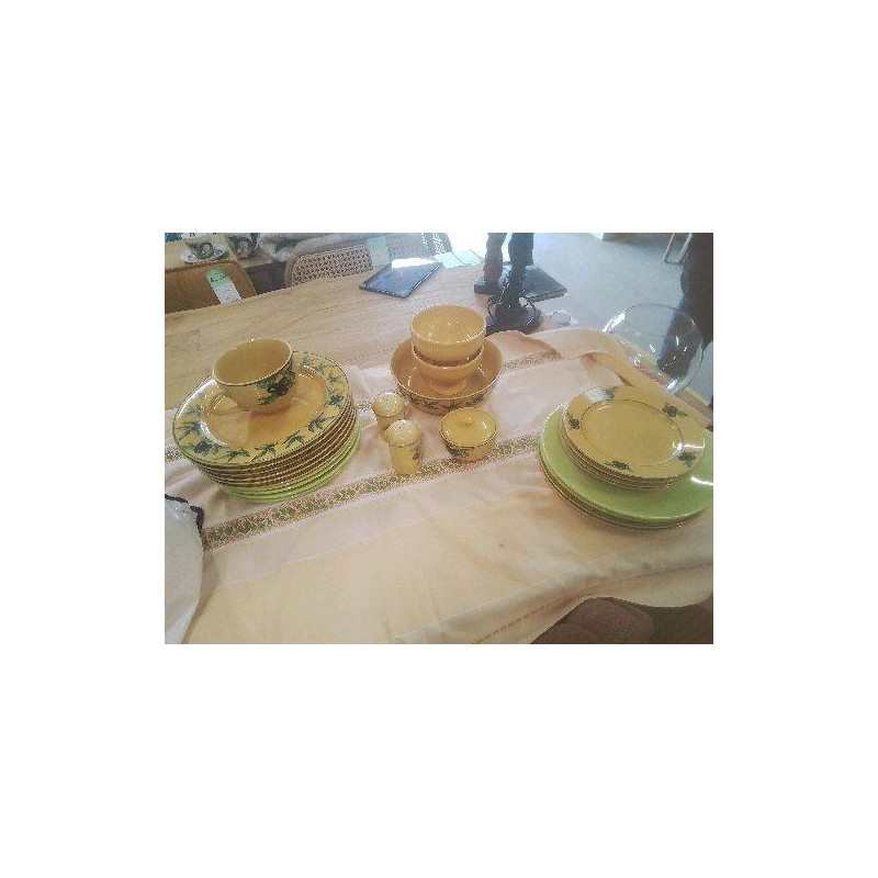 LOT VAISSELLE VERT JAUNE OLIVES