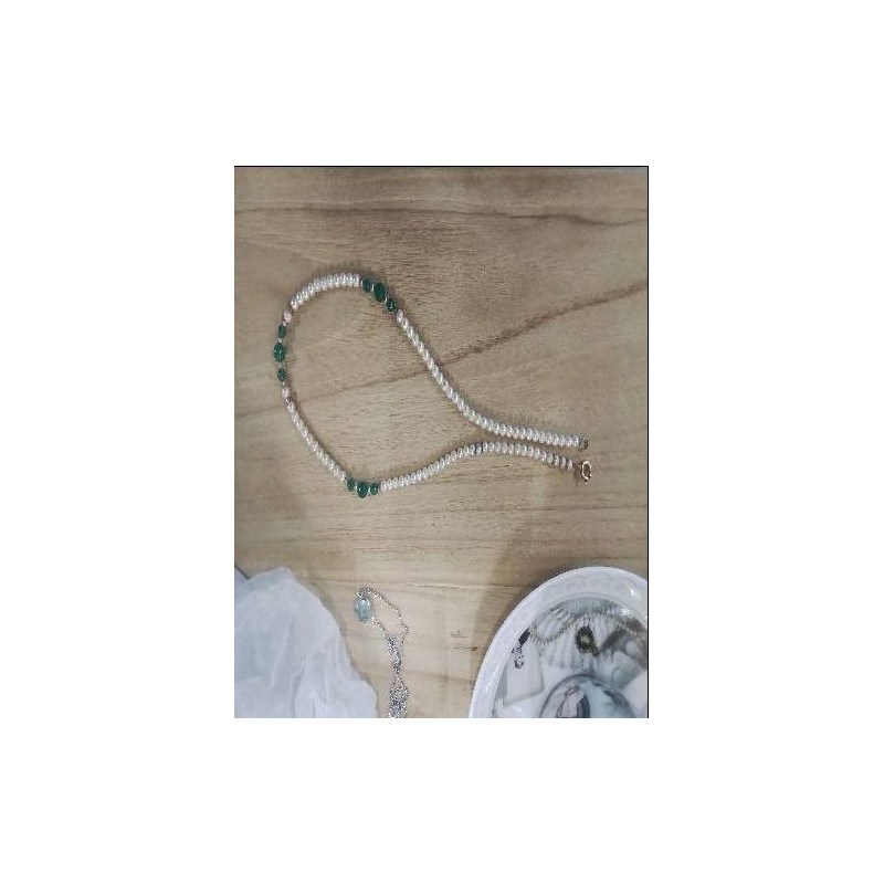 PETIT COLLIER FANTAISIE PERLES VERTES ET NACREES