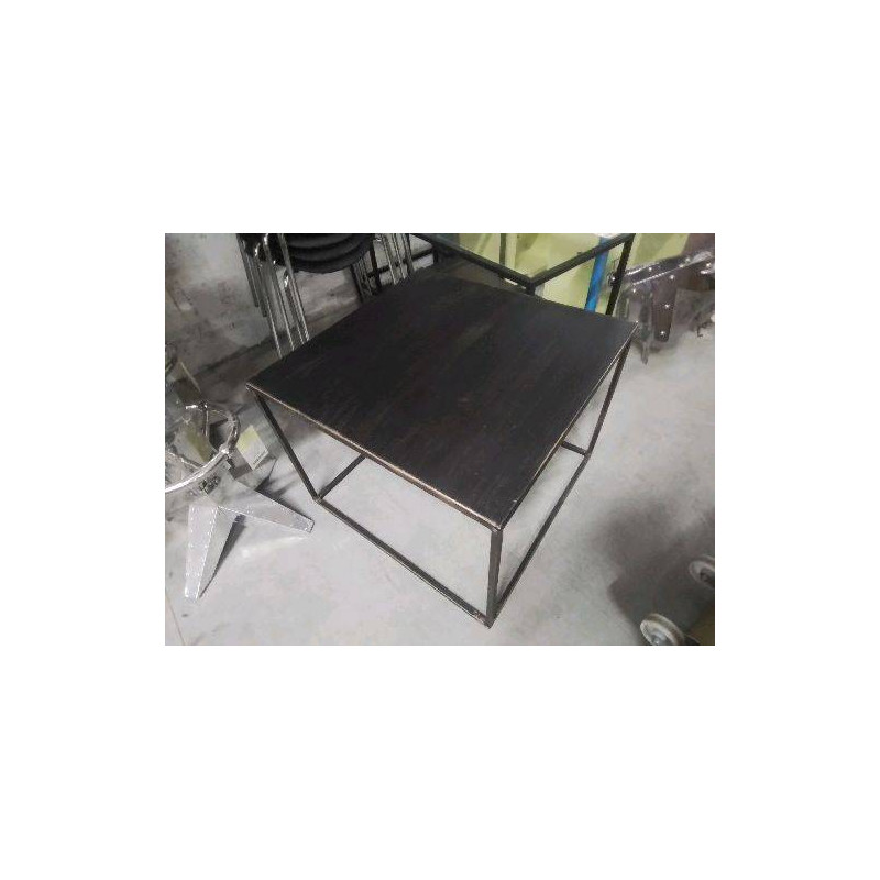 TABLE BASSE CARRÉE METAL NOIR DORÉ 