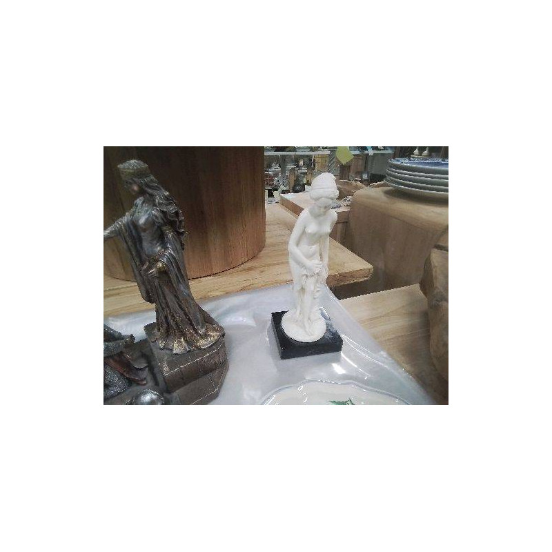 PETITE BAIGNEUSE SOCLE EN MARBRE CARROUSEL DU LOUVRE