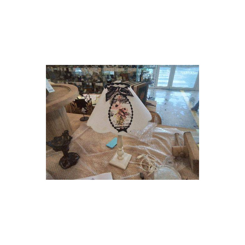 LAMPE ROMANTIQUE ECRUE BLANCHE