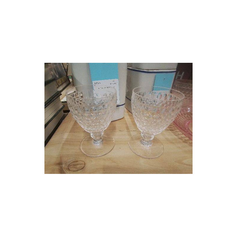 LOT DEUX VERRES A PIED VILLEROY ET BOCH POINTE DE DIAMAND