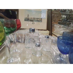 LOT 3 FLACONS VERRE GRAVÉ...