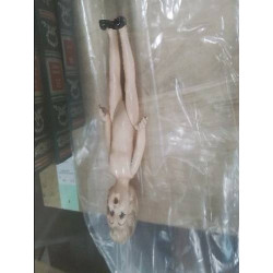 PETITE POUPEE ANCIENNE...