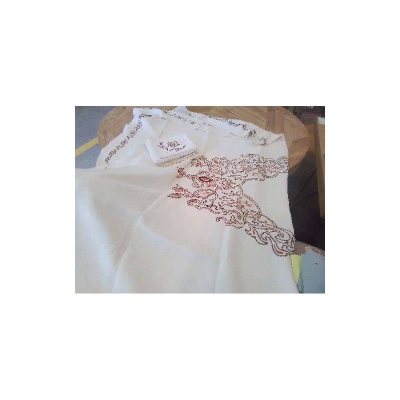 NAPPE RECT BRODEE FLEURS OCRE 130X180CM + SERVIETTES EN ACC BB