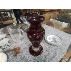 VASE ROUGE SCULPTÉE