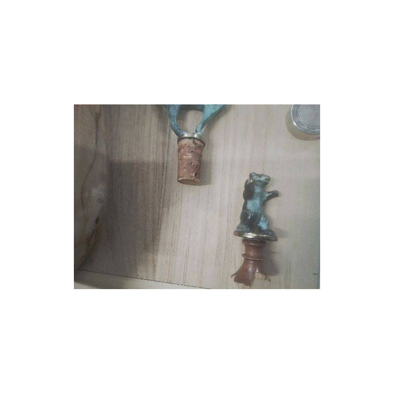 BRONZE PM OURS DE BERLIN SUR BOUCHON EN L ETAT