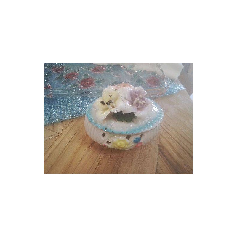 BONBONNIÈRE VINTAGE FLEURS EN FAIENCE PORCELAINE 