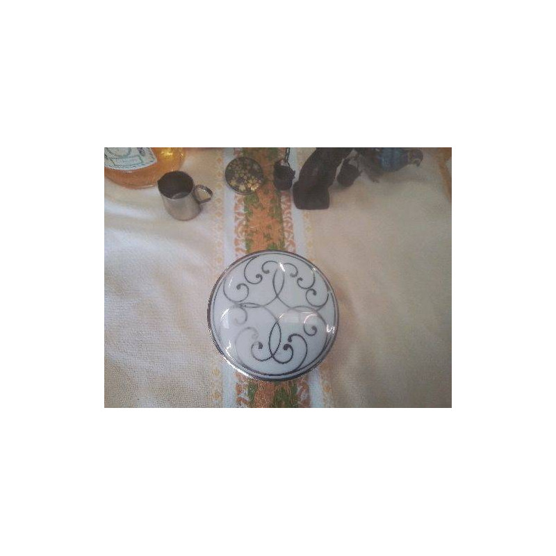 BOITE PILLULIER PORCELAINE SPAL BLC ARABESQUES ARGENTEES!