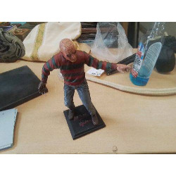 FIGURINE FREDDY KRUEGER