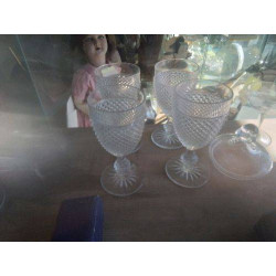 LOT 4 VERRES TRANSP POINTES...