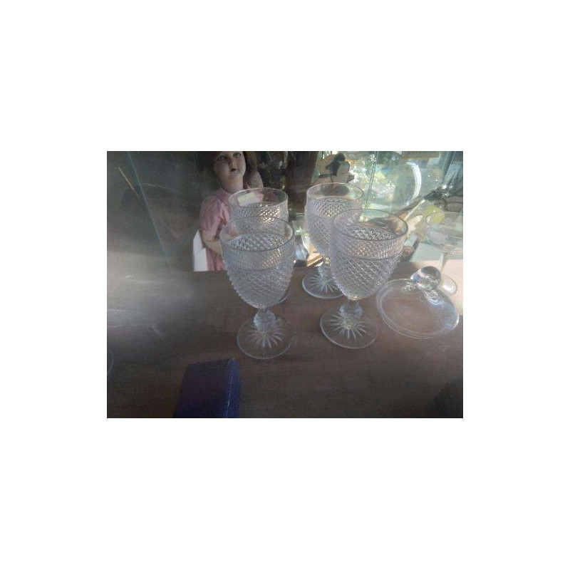 LOT 4 VERRES TRANSP POINTES DE DIAMANT 