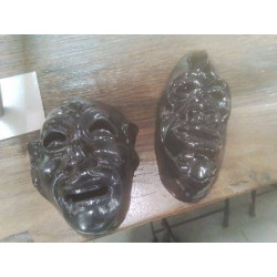 MASQUE TERRE ÉMAILLÉE NOIRE