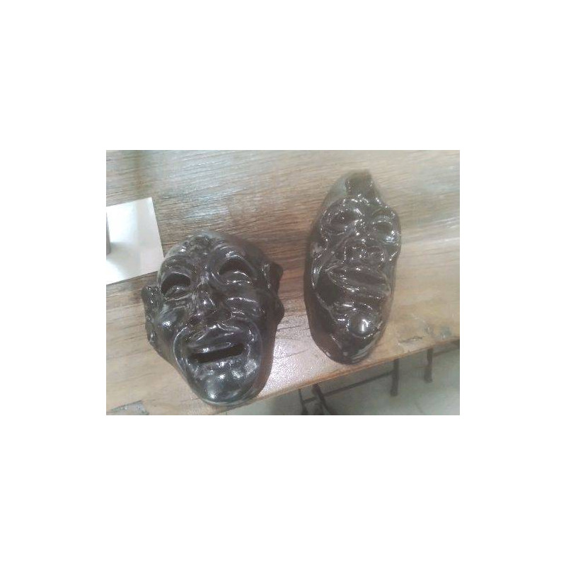 MASQUE TERRE ÉMAILLÉE NOIRE