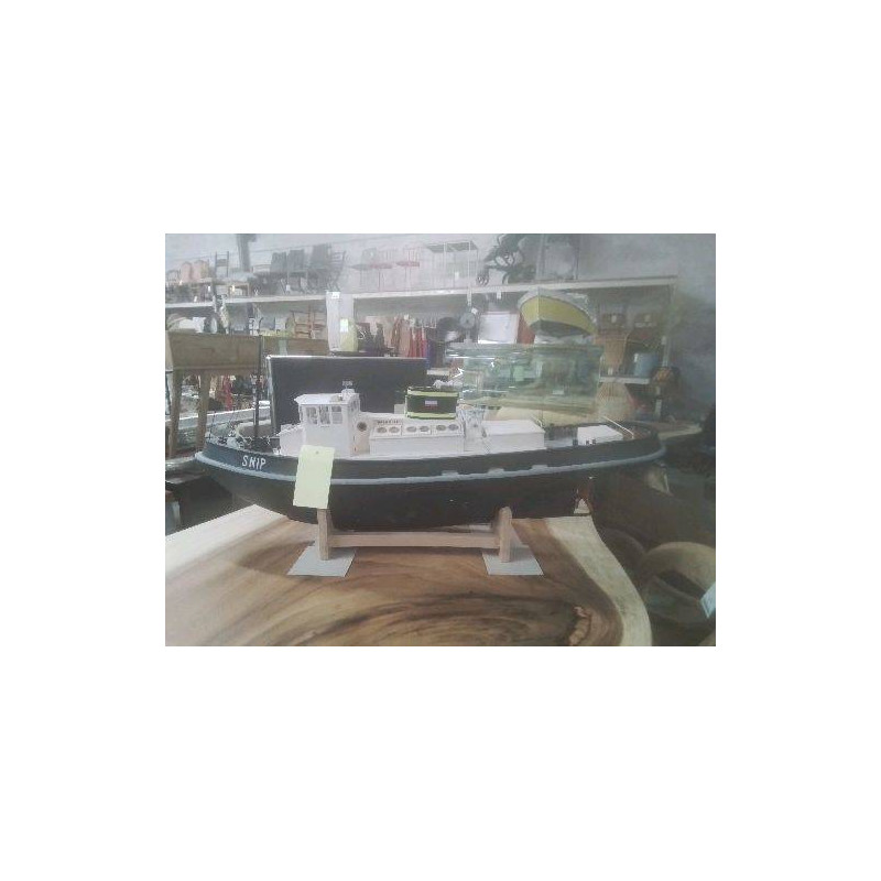 MAQUETTE BATEAU REMORQUEUR