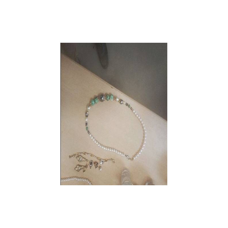 COLLIER FANTAISIE COULEURS VERTES NOIRES