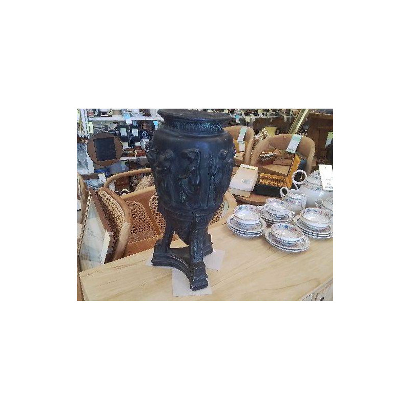 VASE URNE PLATRE DECOR NEO CLASSIQUE