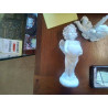 STATUETTE ANGE DEBOUT COEUR RESINE