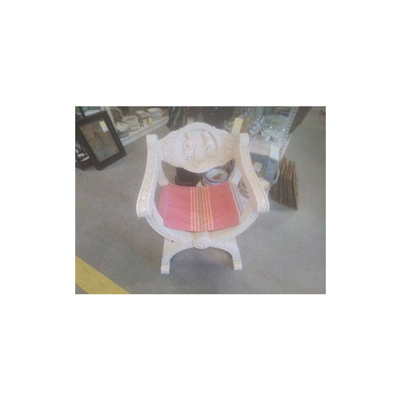 FAUTEUIL DOSSIER SCULPTÉ TAVERNE