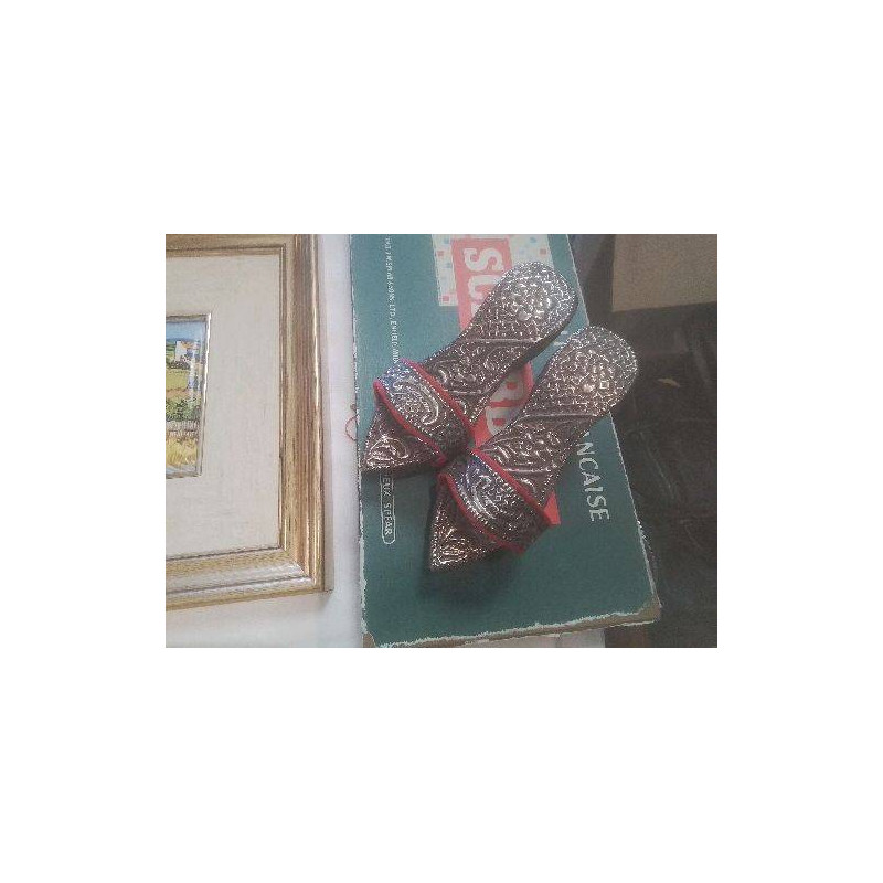 PAIRE DE SABOTS DE HAMMAN  METAL MARTELE