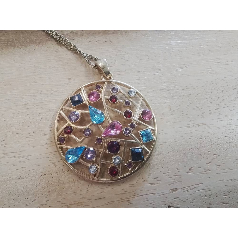 COLLIER FANTAISIE CHAINE DOREE MEDAILLON DORE FORMES COULEUR