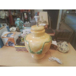 PIED DE LAMPE JAUNE...