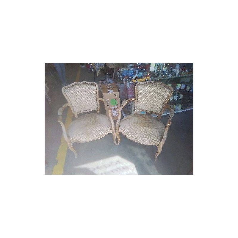 FAUTEUIL ANCIEN ST LXV À REFAIRE