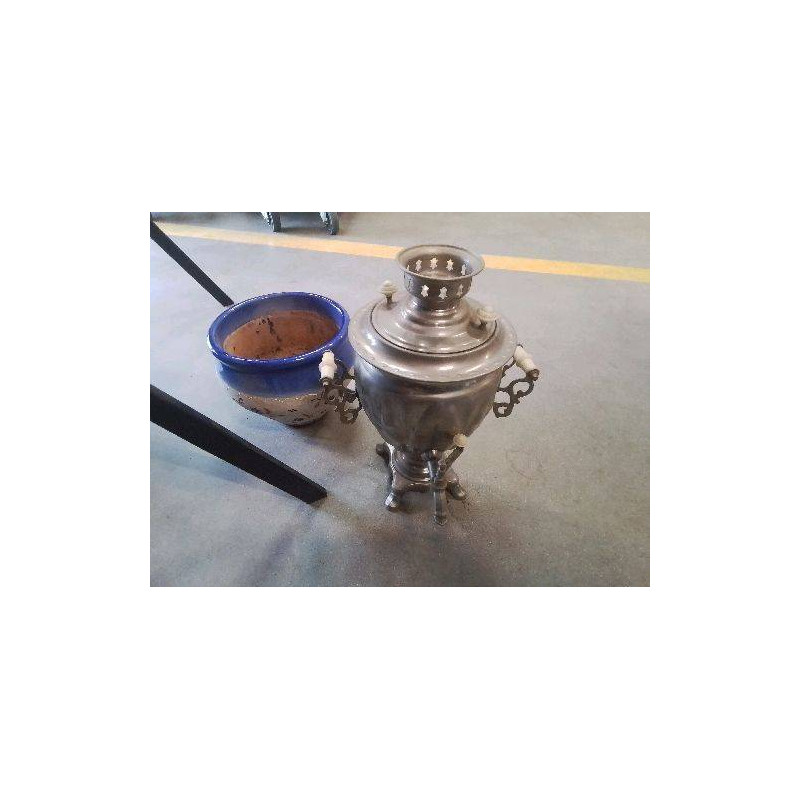 SAMOVAR RUSSE AVEC PRISE EN L ETAT A L INTERIEUR