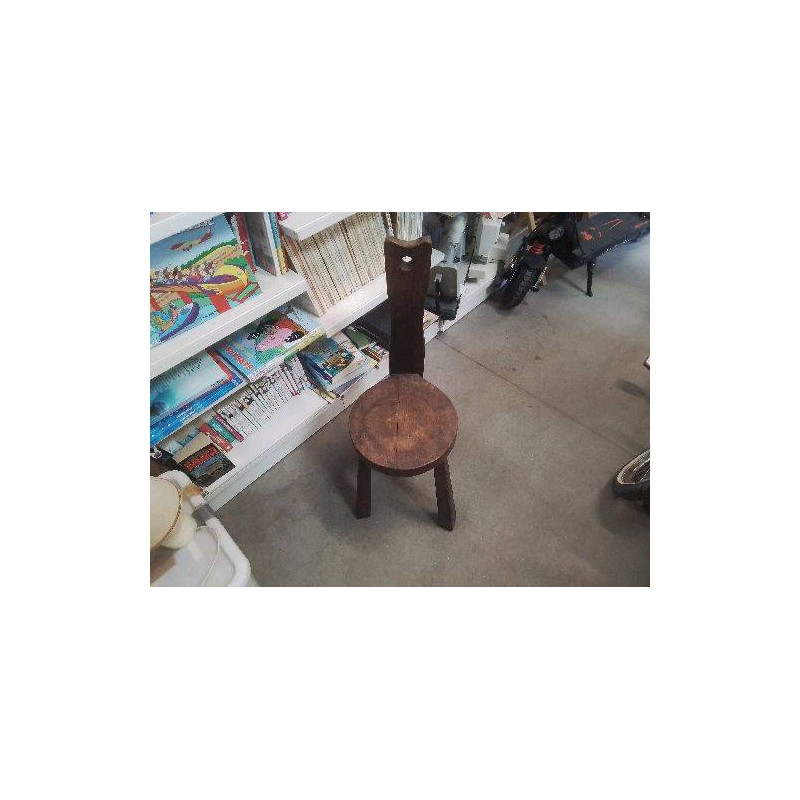 CHAISE BRUTALISTE TRIPODE