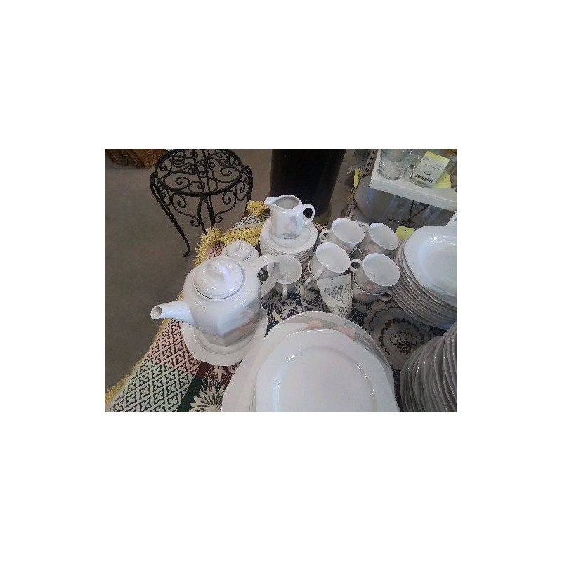 SERVICE A CAFE DÉCOR LOTUS WINTERLUG