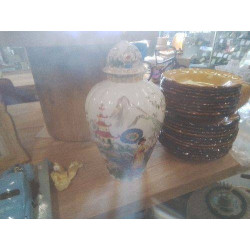 GRAND VASE PAGODA...
