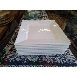 LOT 8 ASSIETTES CARREES...