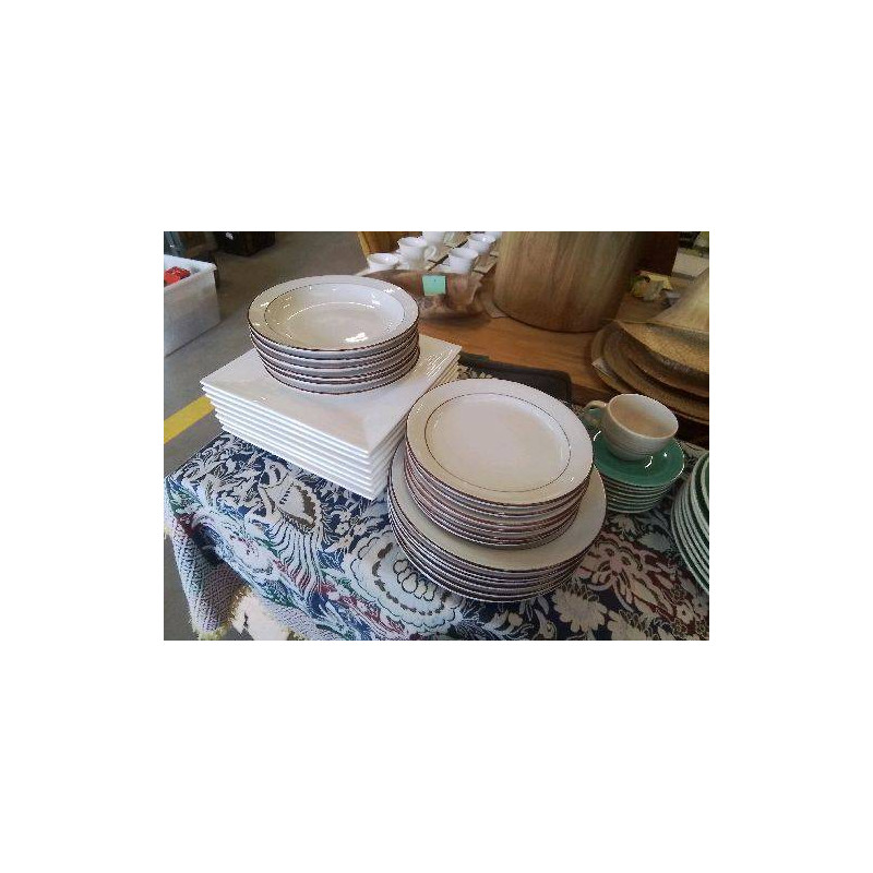 SERVICE 24 PIECES PORCELAINE LISERÉ MARRON