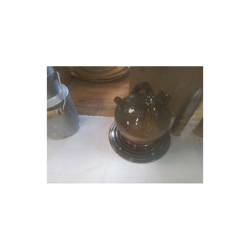 GARGOULETTE SUR PLATEAU POTERIE VERNISSEE DEGRADEE VERT