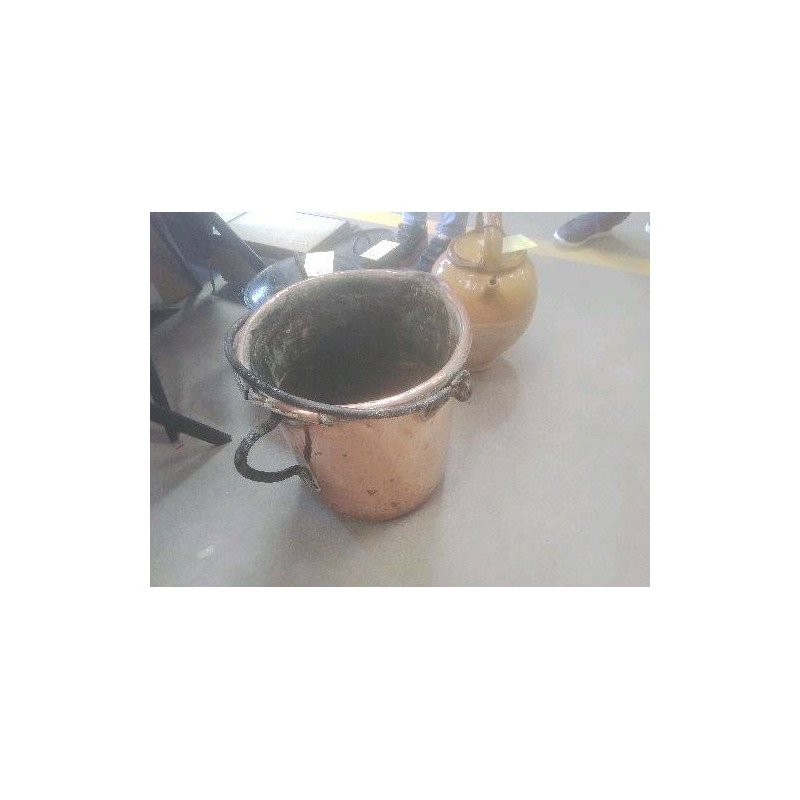 CHAUDRON SEAU A BEC ANCIEN CUIVRE