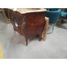 COMMODE MARQUETEE D/MARBRE BEIGE