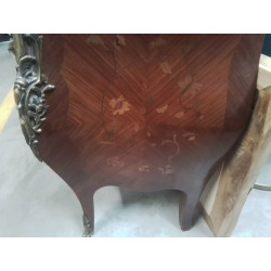 COMMODE MARQUETEE D/MARBRE BEIGE