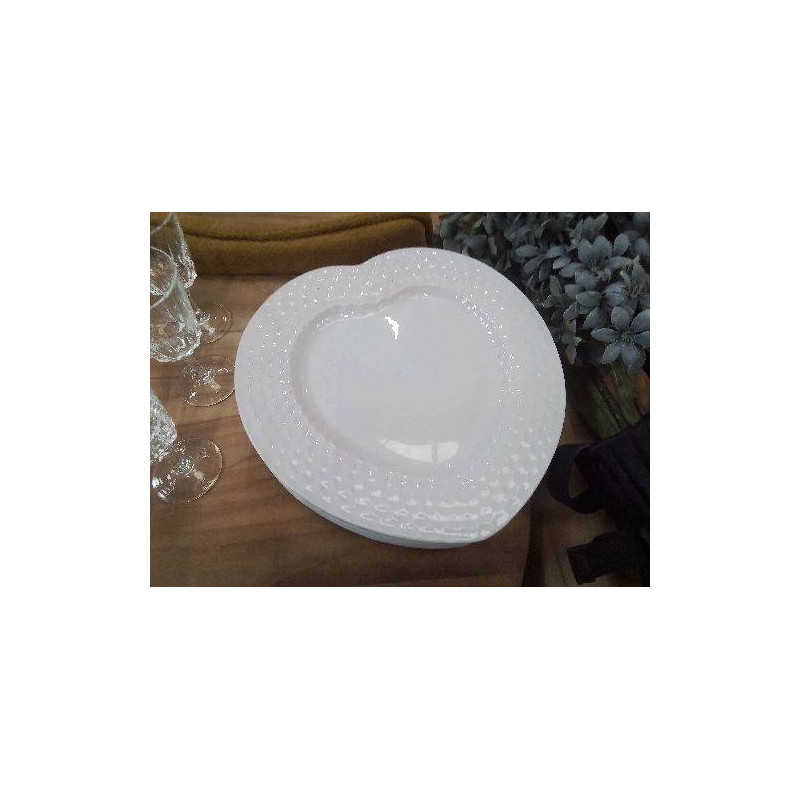 LOT 6 ASSIETTES COEUR BLANC