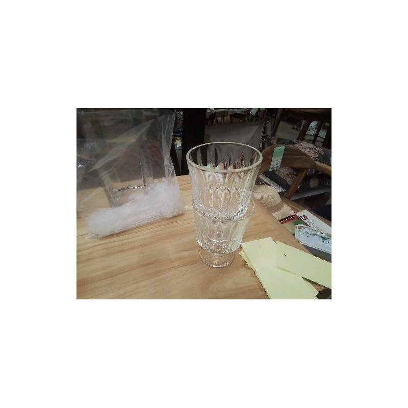 DUO VERRES SUR PIED