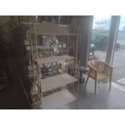 ETAGERE ROTIN METAL EN L ETAT