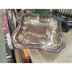 PLAT CARRE CREUX...