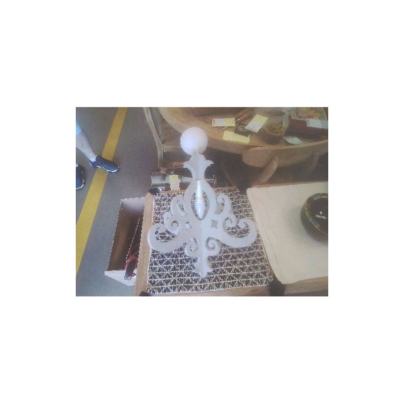 LUSTRE PATINÉ GRIS BOIS SCULPTÉ 