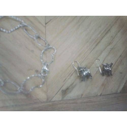 PAIRE DE BOUCLES OREILLES...