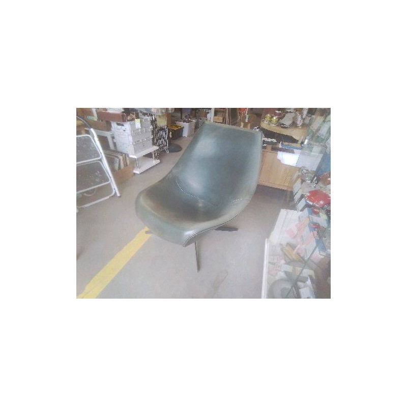 FAUTEUIL DESIGN OYSTERLIPPARINI POUR MARIANI